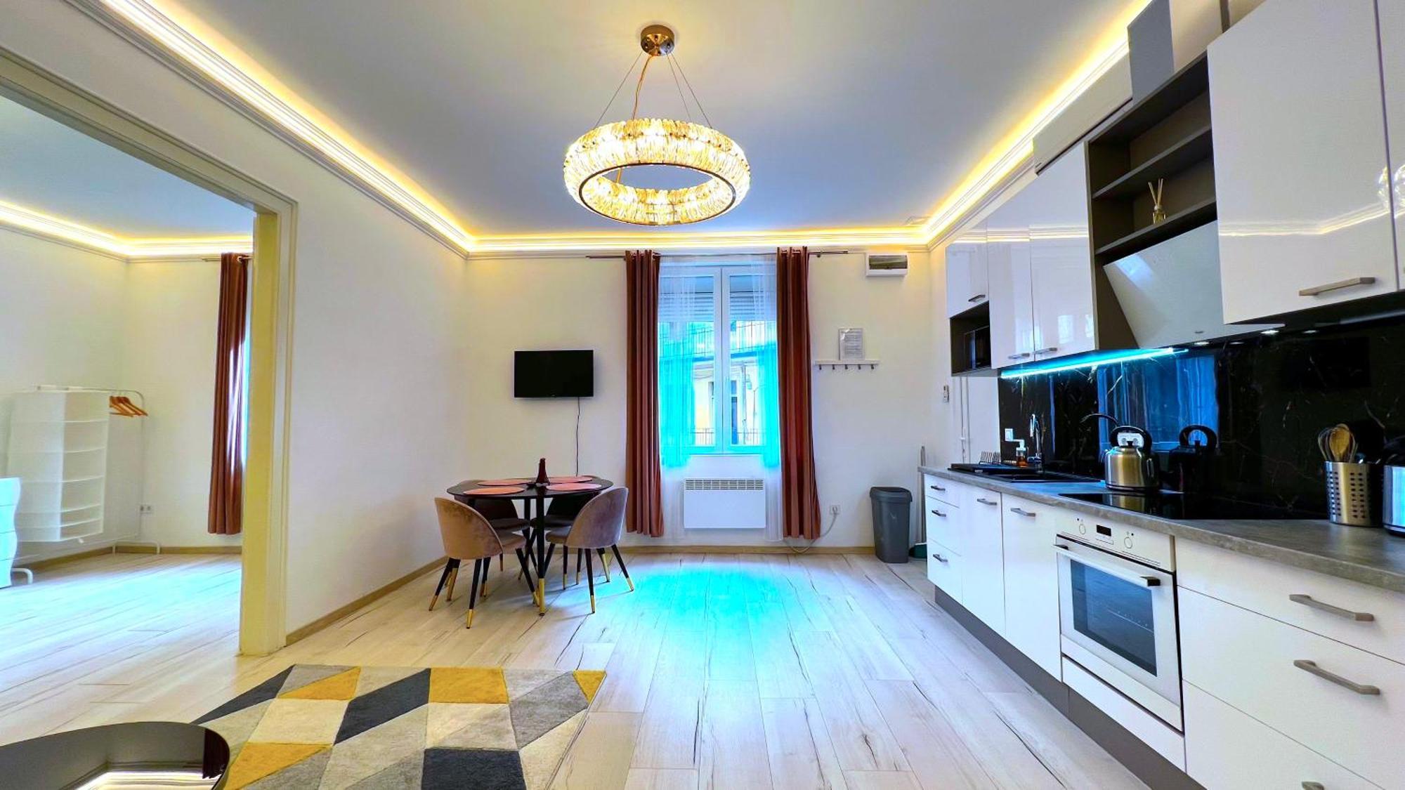 N24 Apartments By Small Home บูดาเปสต์ ภายนอก รูปภาพ