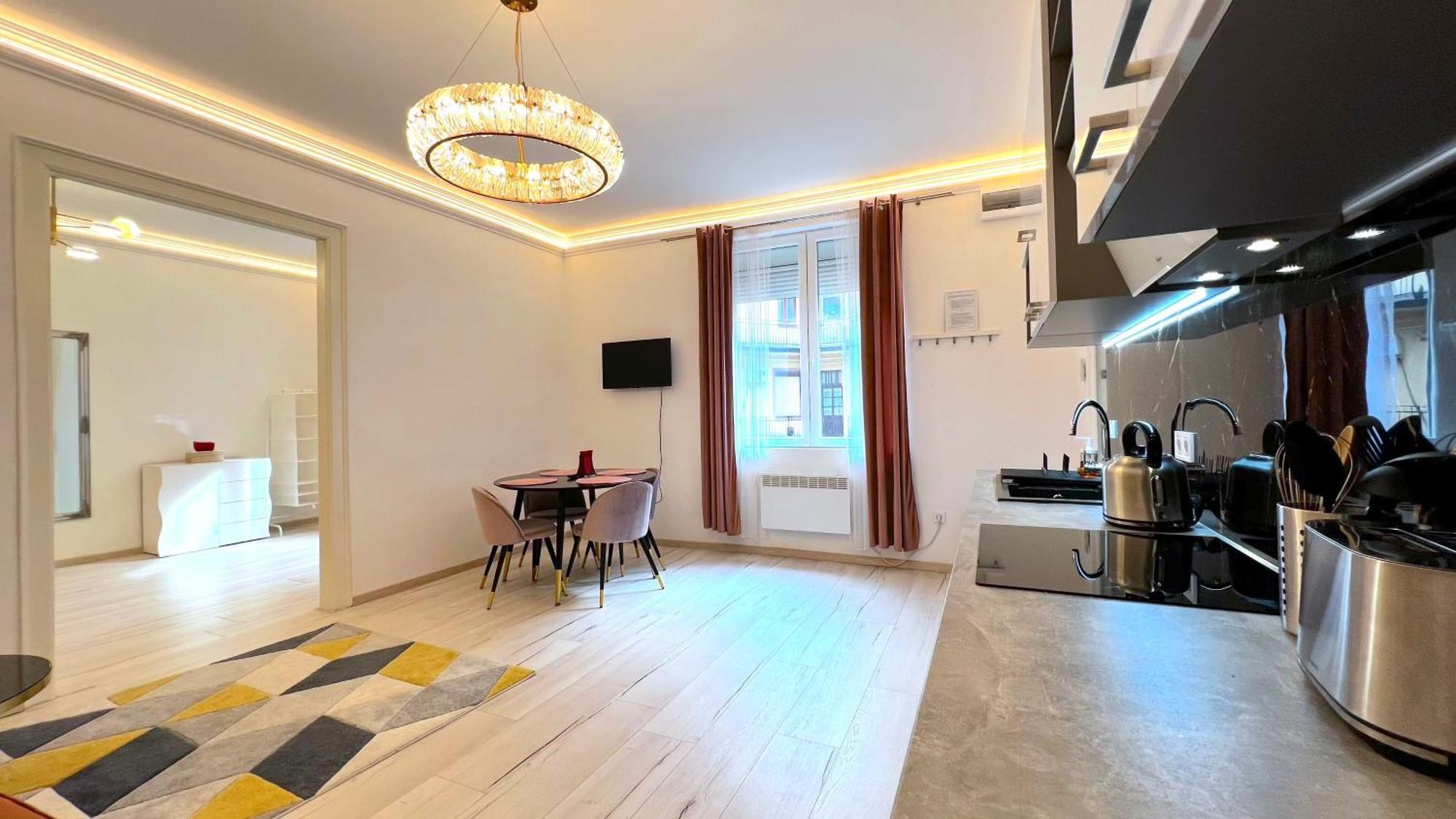 N24 Apartments By Small Home บูดาเปสต์ ภายนอก รูปภาพ