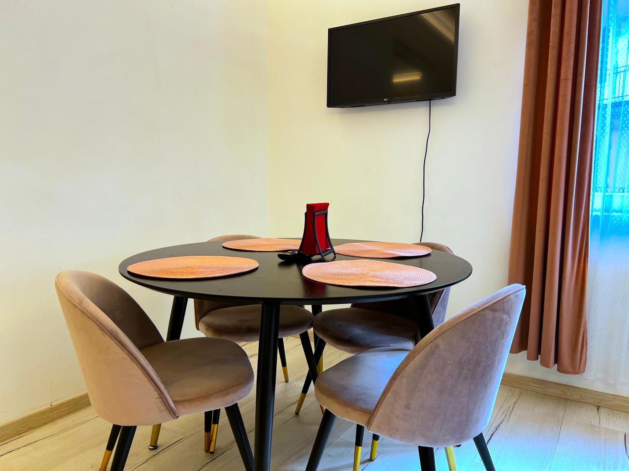 N24 Apartments By Small Home บูดาเปสต์ ภายนอก รูปภาพ